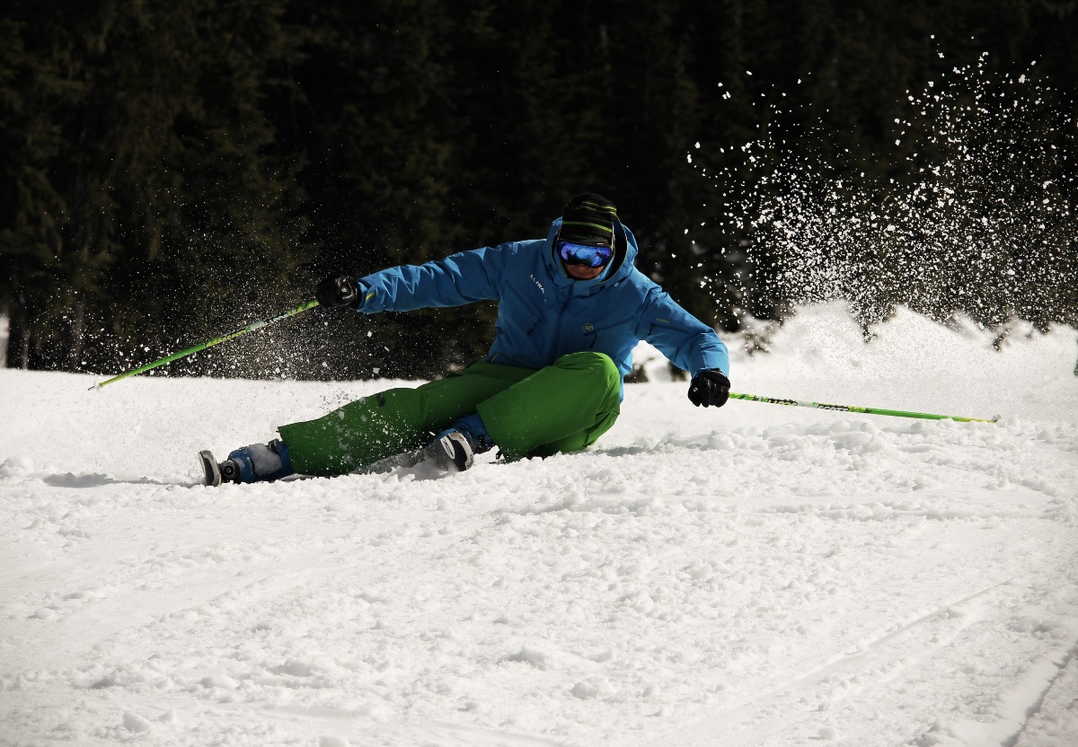 How to Tune, Wax and Edge your Skis Video ALLTRACKS
